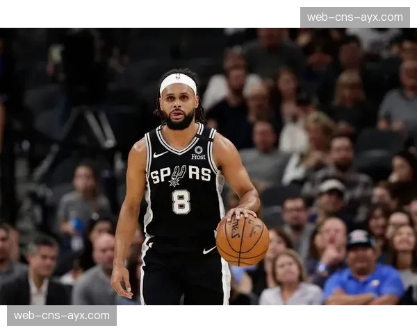 特写：在波特兰，被交易后首次回归的旧将赛前与老队友们一一拥抱