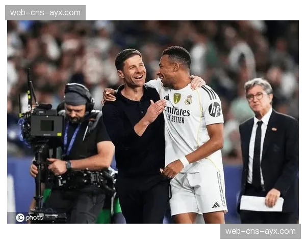 传言再起：姆巴佩被拍到与皇家马德里高管会面